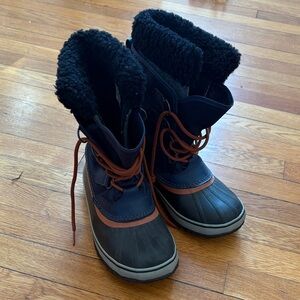 Sorel Women’s Navy Snow Boots w Orange Trim